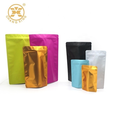 Οι Resealable CPP τσάντες φασολιών καφέ μεταλλινών με την απόδειξη μυρωδιάς βαλβίδων στέκονται επάνω τις σακούλες εμποδίων